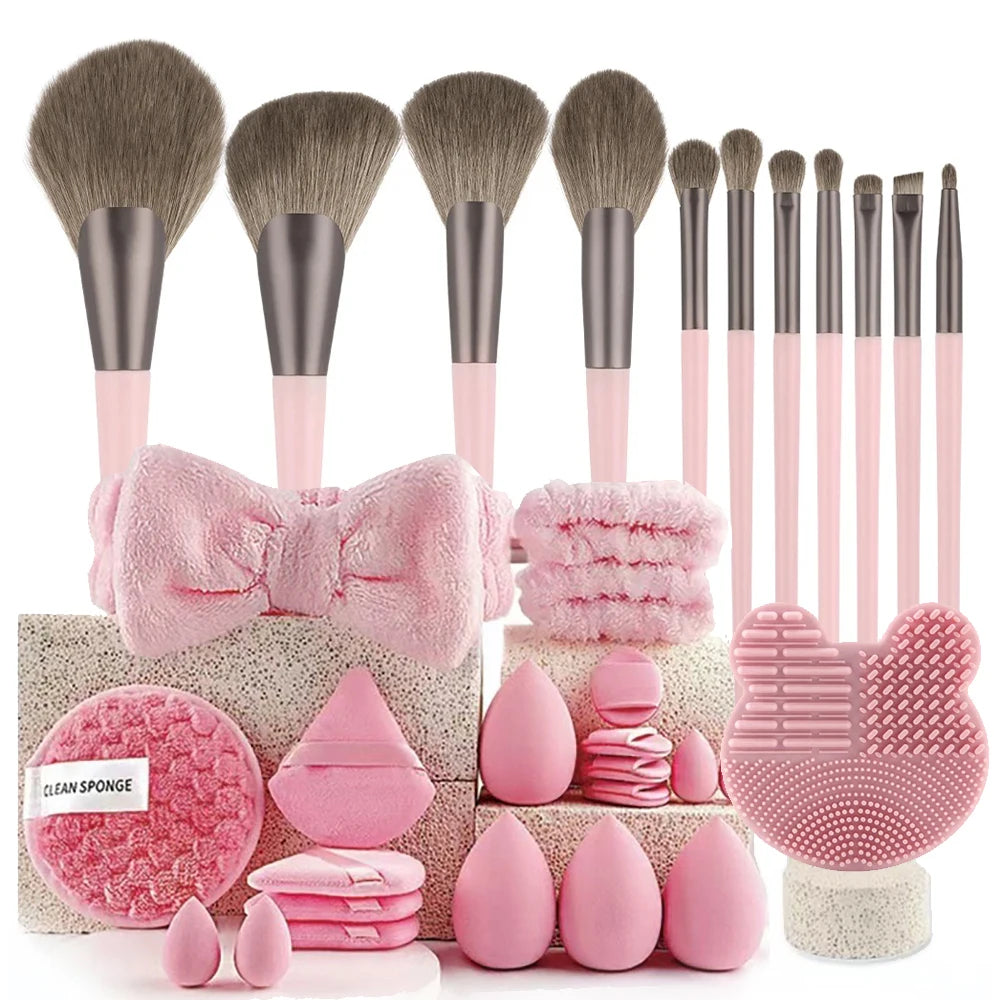 The Essential Pro Brush Collection (13/33 Pieces).A soft professional brush set designed for smooth blending and precise makeup application. Perfect for foundation, contour, blush and eyeshadow. Available in 13 or 33 pieces.
